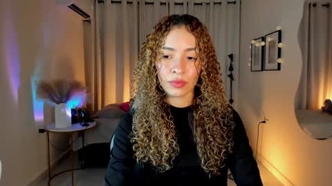 Snapshot of isa_____ chatting on February 8, 2025, 1:43 am isa_____ online show from February 8, 2025, 1:43 am