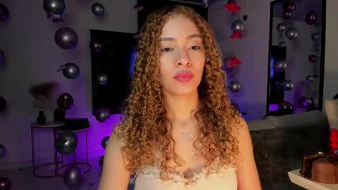 Snapshot of isa_____ chatting on March 1, 2025, 1:43 am isa_____ online show from March 1, 2025, 1:43 am