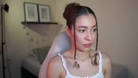 isa_____ online show from March 5, 2026, 1:56 am