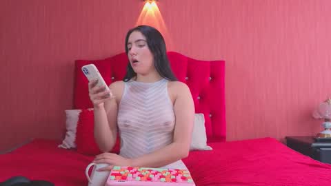 Isa and Natasha online show from October 18, 2025, 1:56 pm