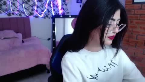 isabela online show from September 22, 2025, 9:06 pm