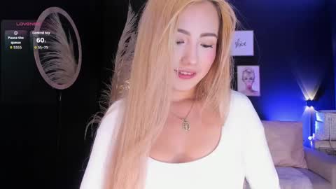 Isa Cortes  online show from May 16, 2026, 10:41 pm