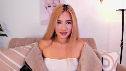 Isa Cortes  online show from June 3, 2026, 1:36 pm