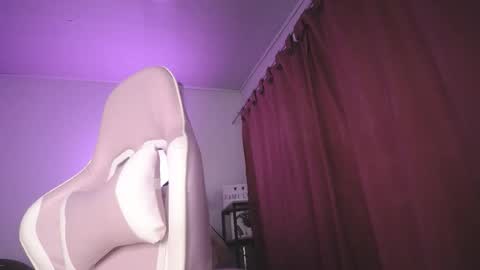 Isabella  online show from December 15, 2025, 10:52 am