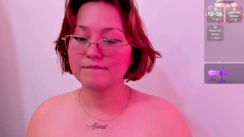 Isa online show from October 3, 2025, 3:53 pm