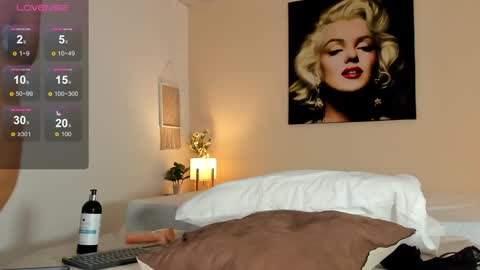 oIssaJonneso online show from December 31, 2024, 4:57 pm