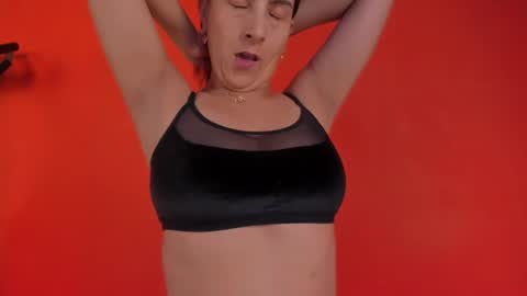 Isabella online show from February 16, 2025, 10:43 am