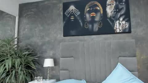 Isa Lancaster online show from November 23, 2025, 8:08 pm