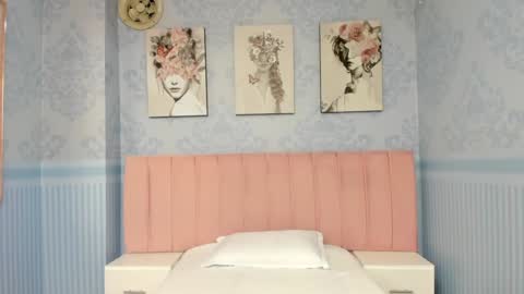    online show from January 21, 2025, 8:00 pm