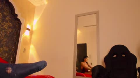 Snapshot of isa_little_star chatting on January 21, 2025, 4:16 pm Isa online show from January 21, 2025, 4:16 pm