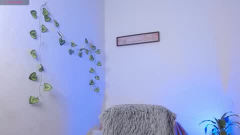 isa_salvatore online show from September 8, 2025, 6:40 pm