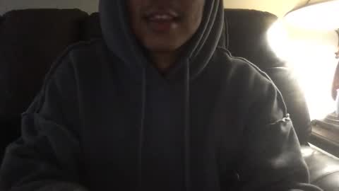 isaac_akamu online show from November 20, 2025, 12:22 am