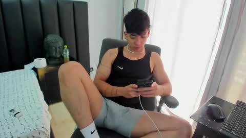 isaac_cryston online show from February 4, 2025, 5:34 pm