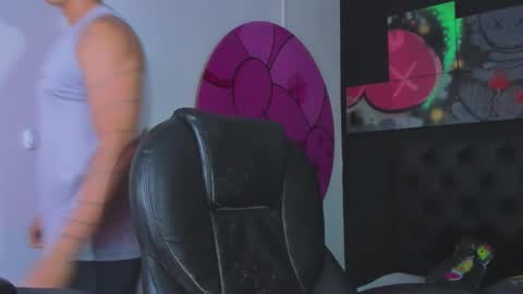 isaac_cryston online show from September 29, 2025, 8:13 pm