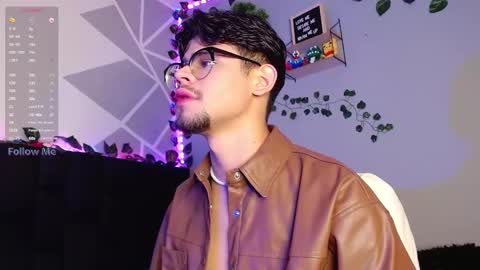 Isaac Saenz. online show from December 3, 2024, 10:18 pm