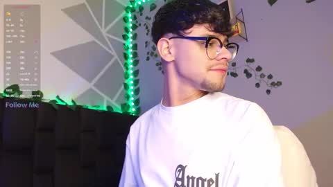 Isaac Saenz. online show from December 5, 2024, 11:07 pm