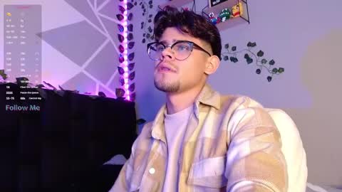 Isaac Saenz. online show from December 8, 2024, 4:46 am