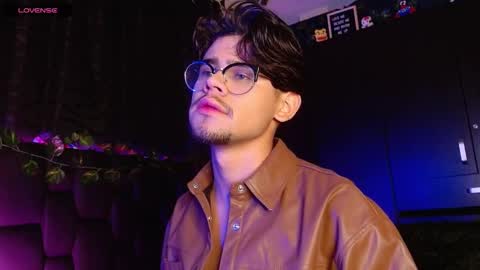 Isaac Saenz. online show from January 19, 2025, 9:55 pm