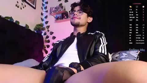 Isaac Saenz. online show from February 18, 2025, 10:25 pm