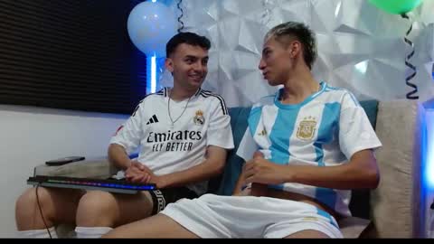 Isaac tan online show from September 13, 2025, 4:12 am