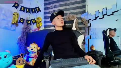 Snapshot of isaac_tan chatting on June 22, 2026, 6:49 pm Isaac tan online show from June 22, 2026, 6:49 pm
