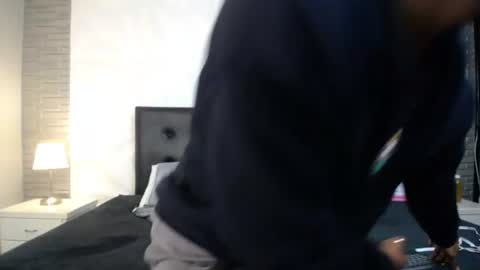 Snapshot of isaak_salomee chatting on June 10, 2026, 12:37 pm isaak_salomee online show from June 10, 2026, 12:37 pm