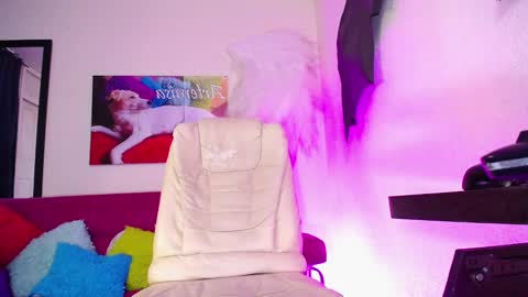 Snapshot of isabel_lopez_ chatting on October 6, 2025, 2:47 pm isabel online show from October 6, 2025, 2:47 pm