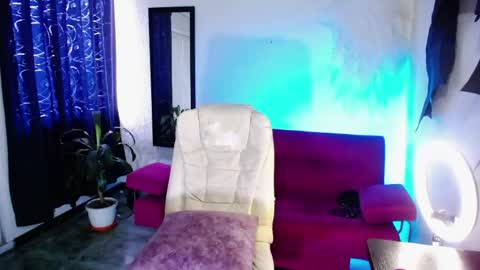 isabel online show from April 13, 2026, 8:36 pm