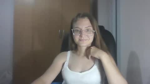 Snapshot of isabel_loveee chatting on September 15, 2025, 6:52 pm isabel_loveee online show from September 15, 2025, 6:52 pm