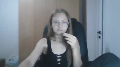 Snapshot of isabel_loveee chatting on September 30, 2025, 8:14 pm isabel_loveee online show from September 30, 2025, 8:14 pm