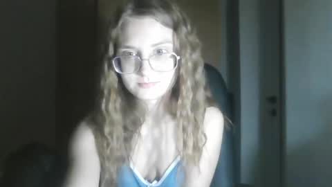 Snapshot of isabel_loveee chatting on December 1, 2025, 10:26 pm isabel_loveee online show from December 1, 2025, 10:26 pm
