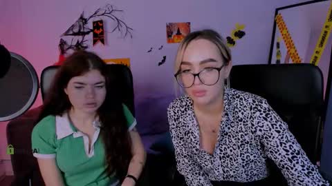 Snapshot of isabel_wave chatting on November 4, 2025, 1:32 pm isabel online show from November 4, 2025, 1:32 pm