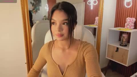 isabela  online show from February 18, 2026, 12:01 pm