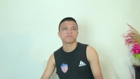 Isabella online show from April 15, 2026, 3:02 am