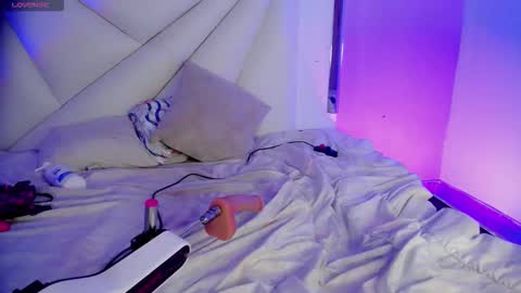Snapshot of isabela_saenzz chatting on September 29, 2025, 4:28 am I S A B E L A ISA  online show from September 29, 2025, 4:28 am