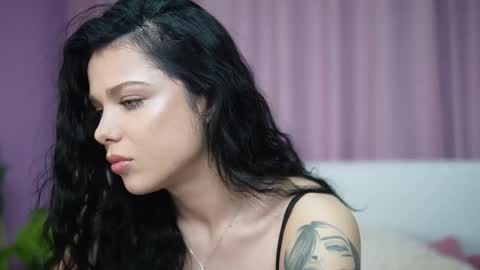  Isabel  online show from November 26, 2025, 9:38 pm