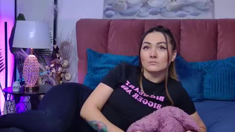 Snapshot of isabelasasha chatting on February 12, 2025, 7:13 am Isa online show from February 12, 2025, 7:13 am