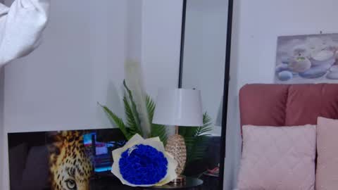 Snapshot of isabelasasha chatting on February 26, 2025, 7:09 am Isa online show from February 26, 2025, 7:09 am