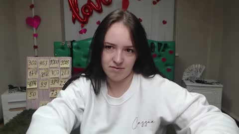 IsabelBlackberry online show from September 19, 2025, 4:58 am