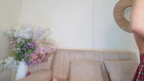 isabelgh_ online show from February 3, 2026, 3:26 am