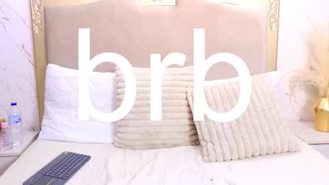 Isabel  online show from March 4, 2026, 9:10 pm