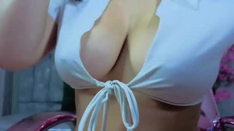 Snapshot of isabella1_s chatting on February 25, 2026, 1:10 pm Isa online show from February 25, 2026, 1:10 pm