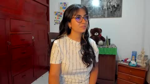 Snapshot of isabella22_1 chatting on January 8, 2025, 2:35 am Isabella22 1 online show from January 8, 2025, 2:35 am