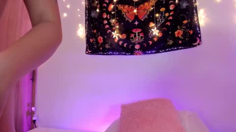 Isa...  online show from February 8, 2025, 7:04 am