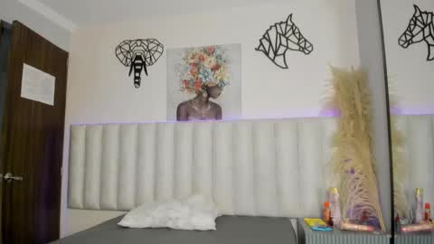 isabella_crofts online show from November 1, 2025, 3:08 am