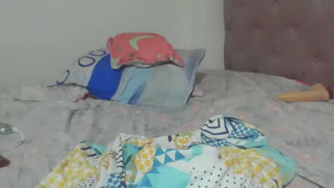 Snapshot of isabella_crown chatting on February 14, 2025, 3:00 am isabella online show from February 14, 2025, 3:00 am