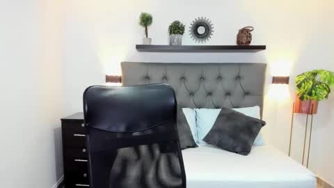 Snapshot of isabella_florez22 chatting on February 27, 2025, 12:02 pm Isabel florez online show from February 27, 2025, 12:02 pm