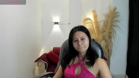 Isabella online show from June 8, 2026, 1:39 am
