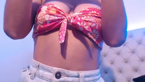 isabella_jazz online show from January 7, 2025, 9:03 pm