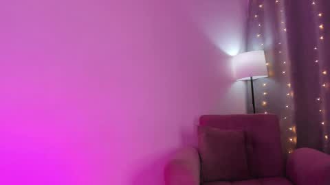 ISABELLA online show from April 9, 2026, 1:27 am